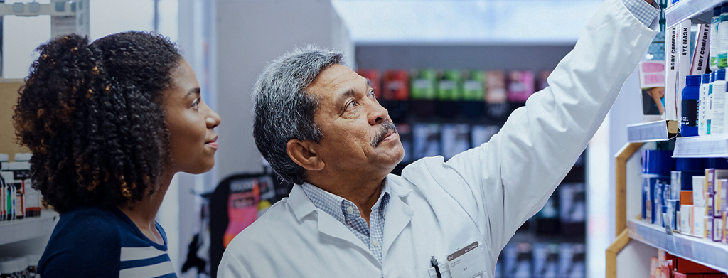 Gerações na farmácia: como adaptar atendimento e experiência para diferentes perfis de clientes